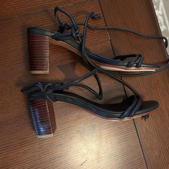 Elf Ophelia Block Heel Wrap Sandals Size 9 - Picture 11 of 12